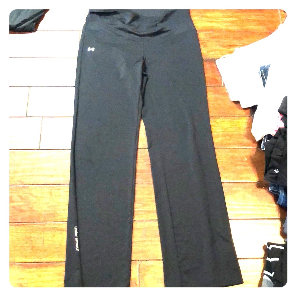 UA black workout pants size L